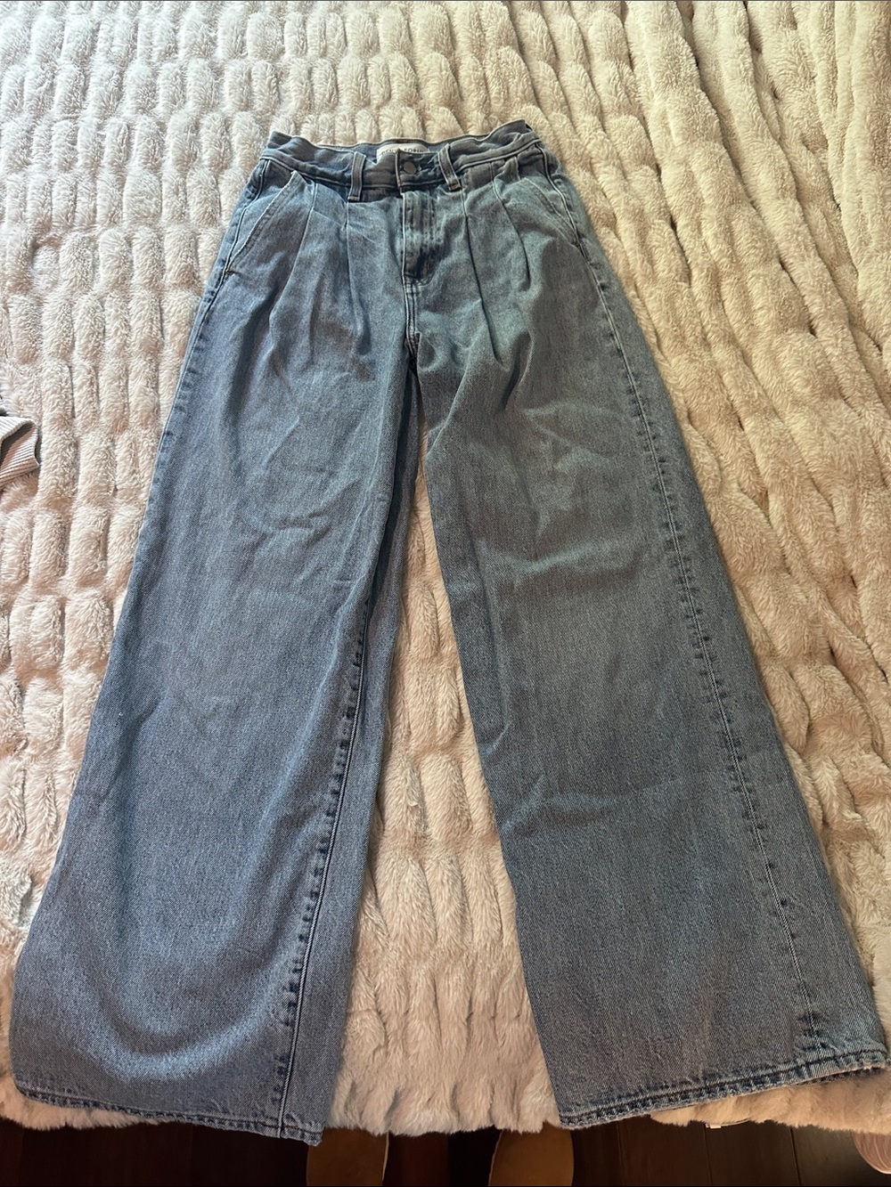 Denim Forum Aritzia Belinda High-Rise Wide Leg Light Jeans Size 25 inseam 30